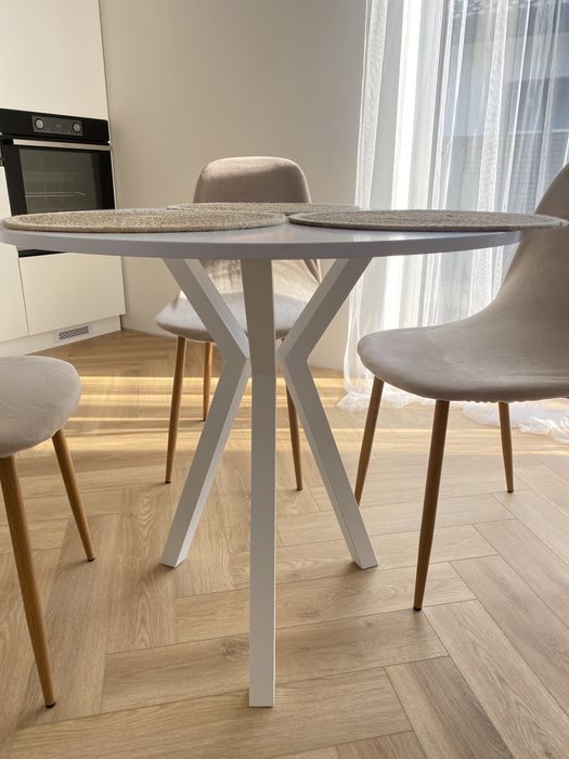 Стіл круглий обідній