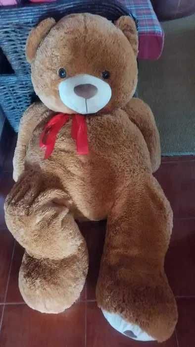 Urso de peluche gigante