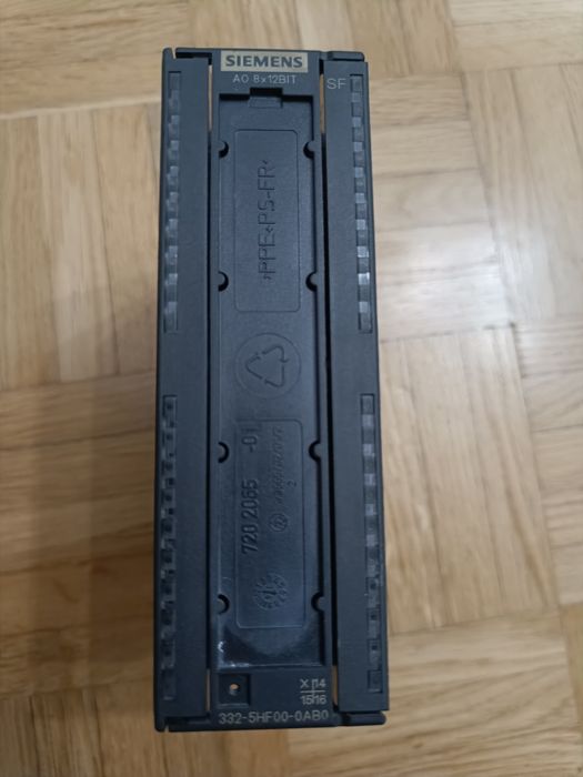 S7-300 SM 332-5HF00-0AB0 moduł wyjsc analogowych 
8X Ao 12Bit