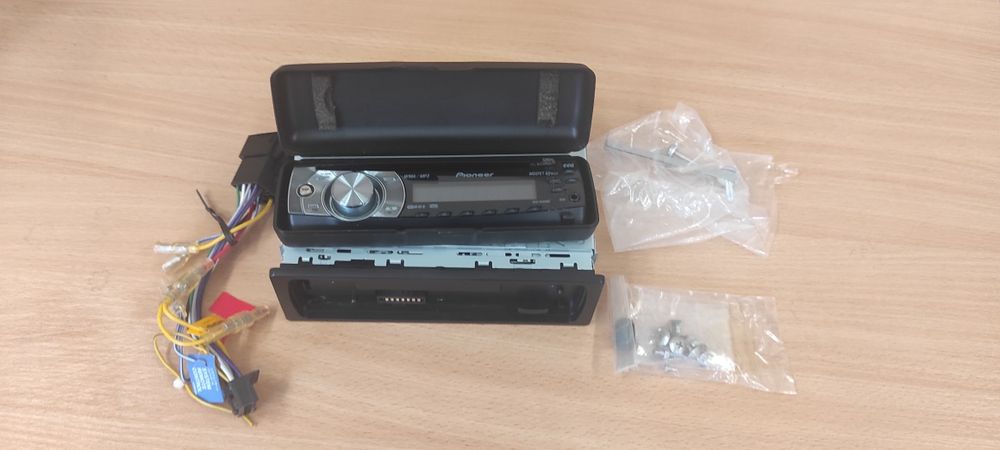 Radio samochodowe Pioneer DEH-3000MP w super stanie