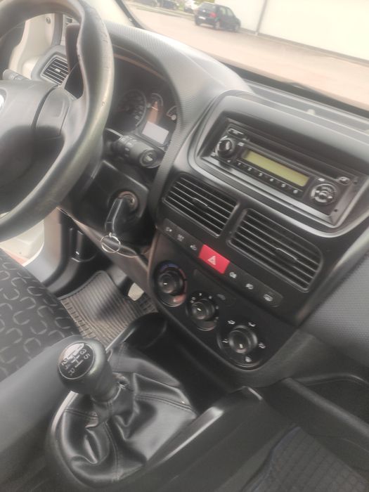 Sprzedam prywatnie fiat Doblo 1,3 multijet diesel