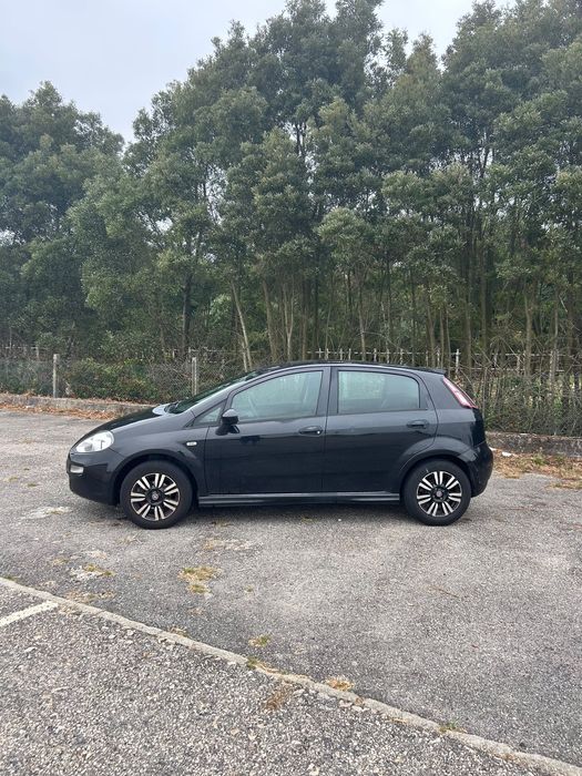 Fiat punto 2014 157 mil km a circular  IUC e inspeção até abril 2027