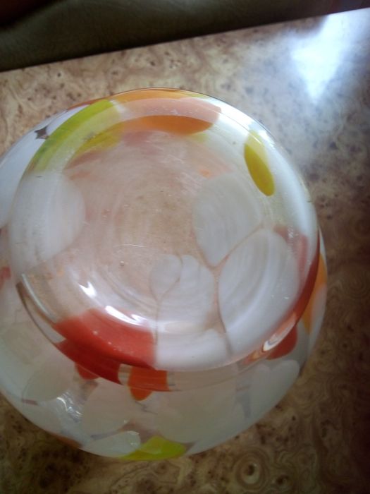 Вазы хрустальная и расписное стекло