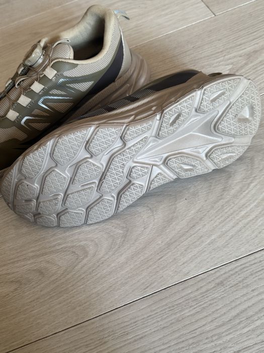 Захисні кросівки з металевим носком