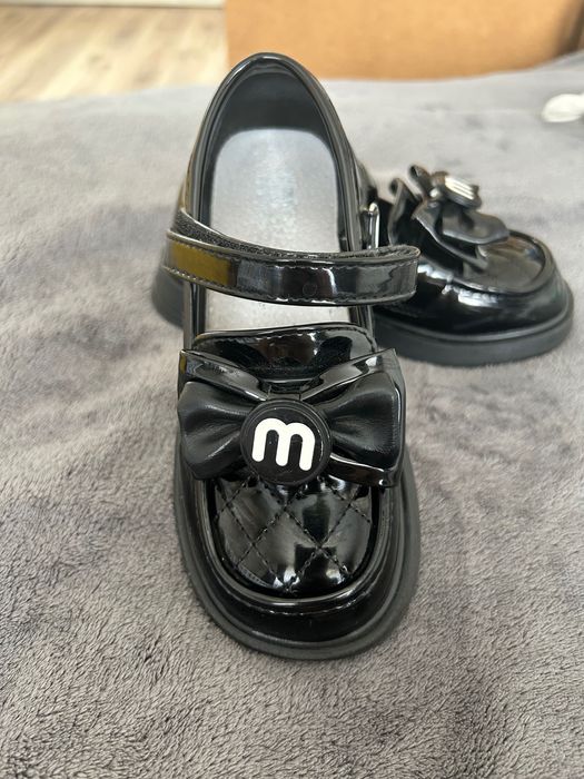 Туфлі дитячі лакові.