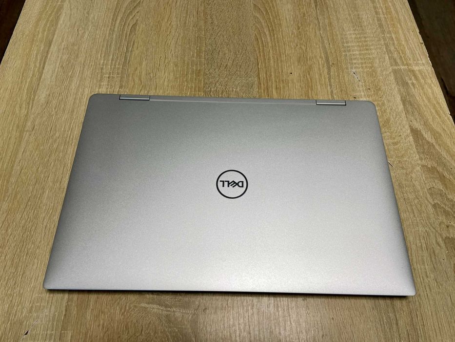 Dell XPS 15 9575,і7-8705G,Radeon RX Vega GL -4GB,RAM 16GB,SSD 512GB,4K