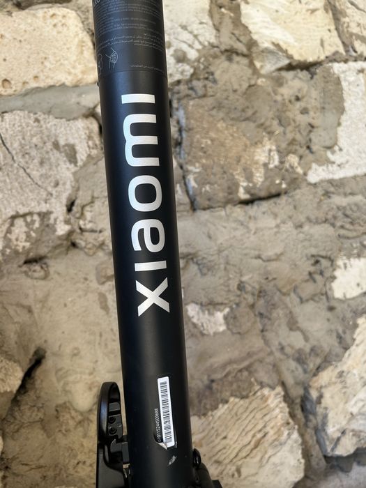 Продаю электро самокат xiaomi