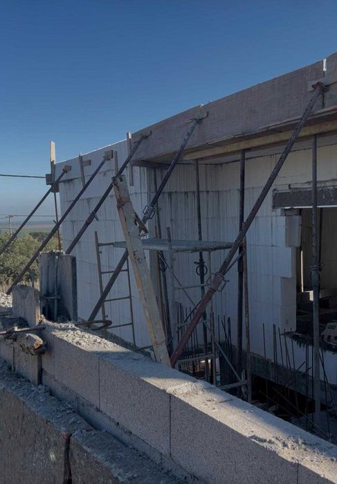 Construção de Raiz, Remodelações e Muros de Contenção