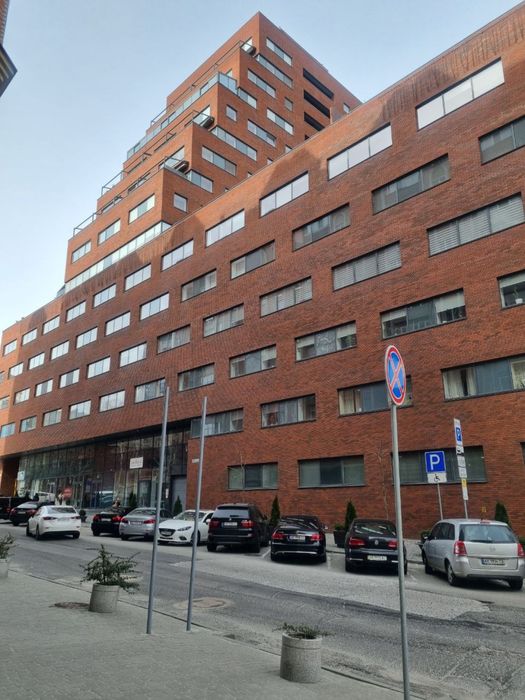 Офіс 39 кв. м. з генерацією та парковкою.