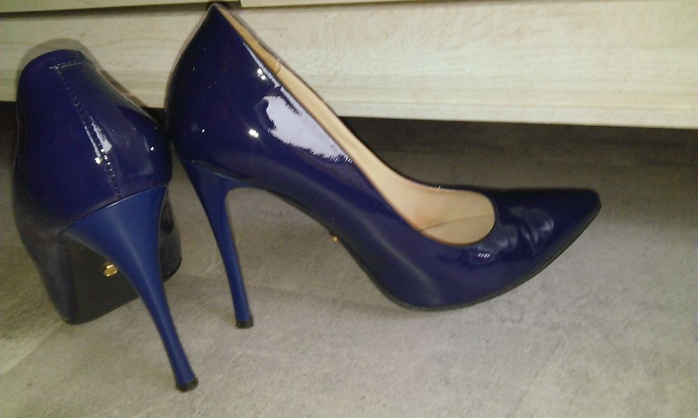 Venezia Szpilki  czółenka granatowe 37