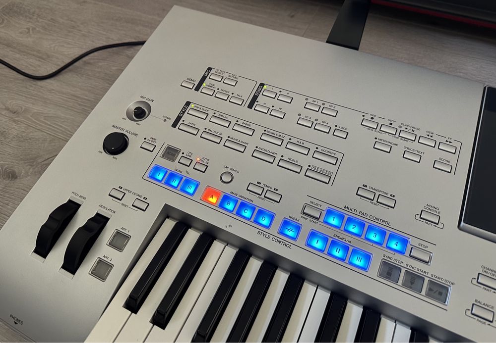 Yamaha Tyros 4 HD duzo styli