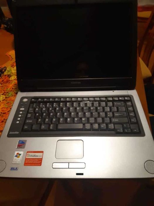 Computador portátil Toshiba sattelite 15''