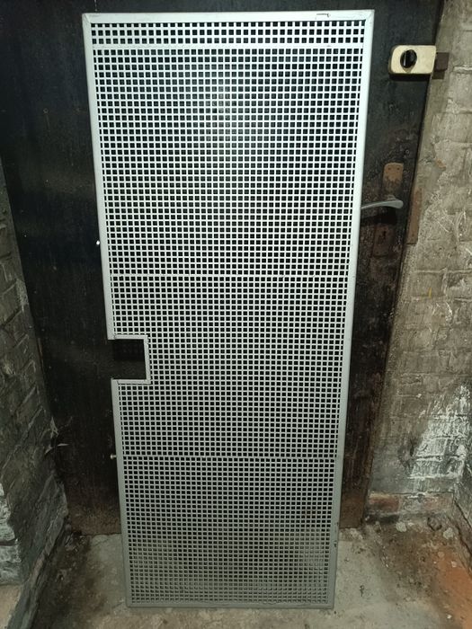 Obudowa z blachy stalowej perforowanej, blat stołu