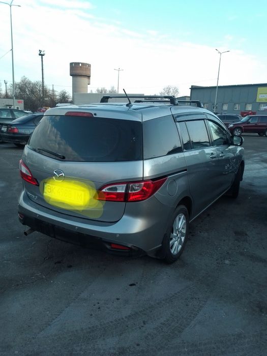 Автомобіль Мазда 5 мінівен