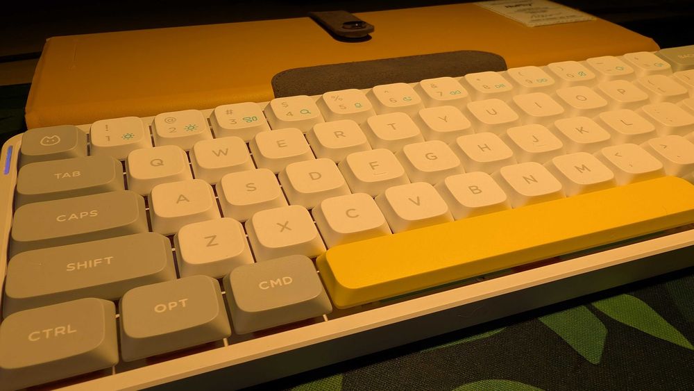 Nuphy Air60 V2 Ionic White, Cowberry (45gf), +cover