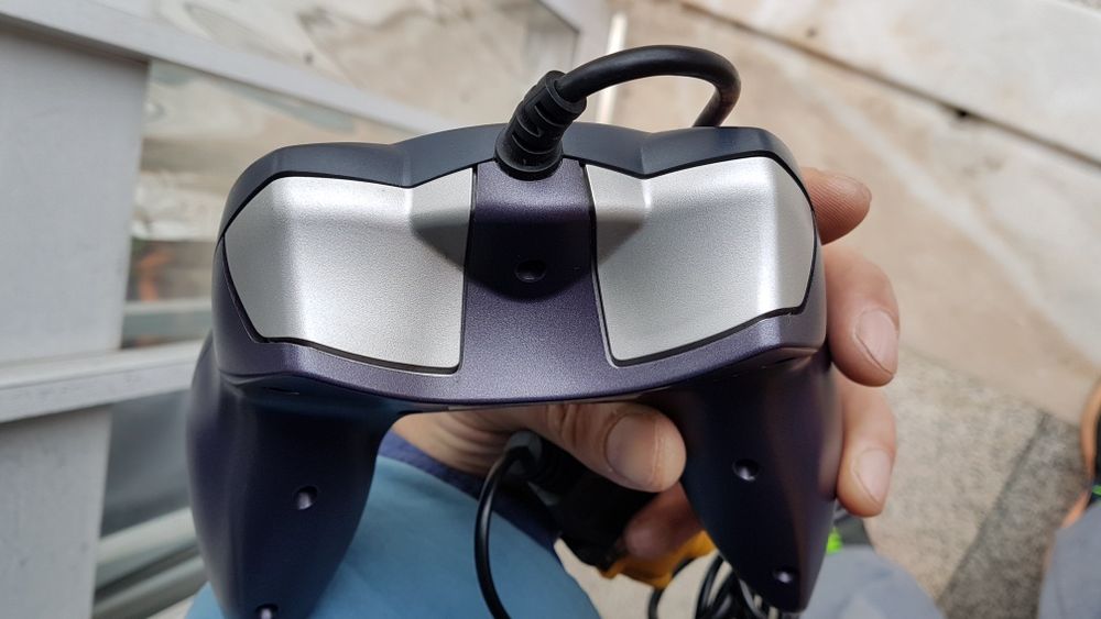 Manipulo Gamepad Trust64739778985858124