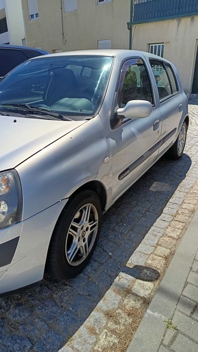 Renault Clio 2004 (circulates daily)