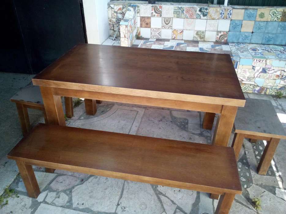 Mesa com bancos rustica