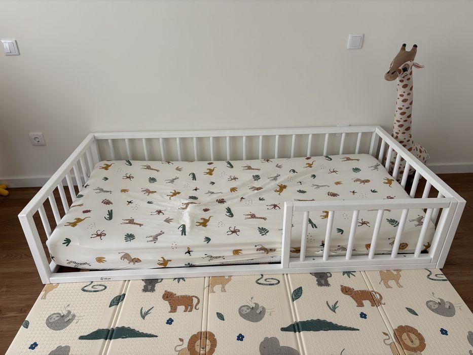 Cama montessori c/ estrado e colchao incluidos