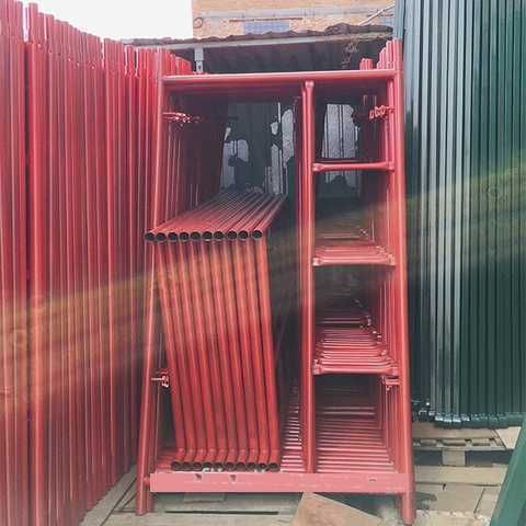 Вишки тури. Ліса. Риштовка. Риштування будівельне. Леса строительные.