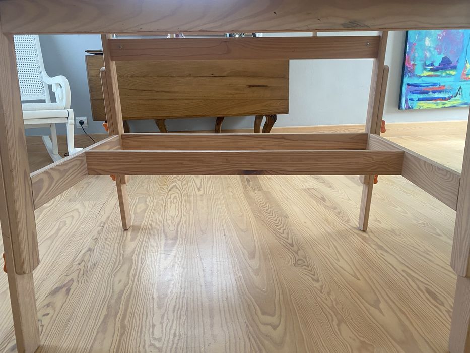 secretaria de madeira