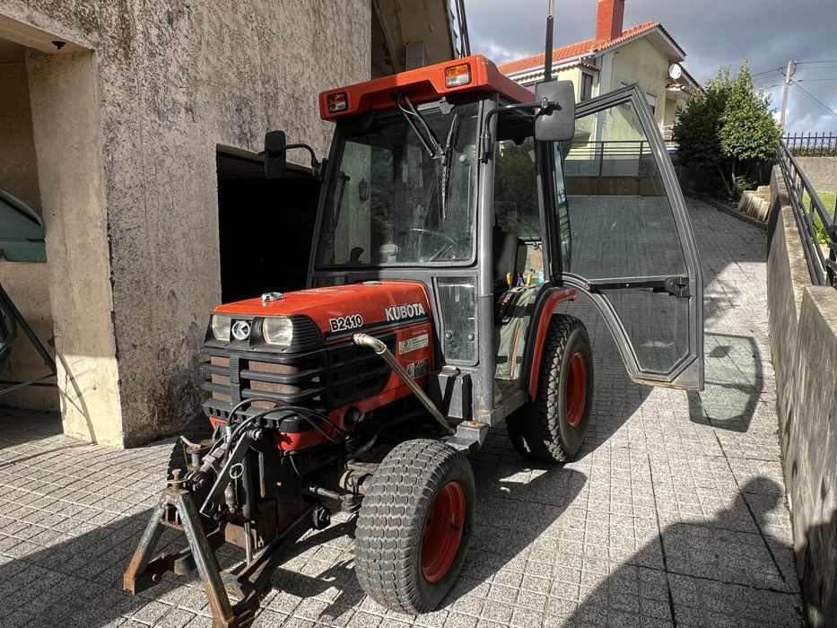 trator Kubota 4x4 25cv