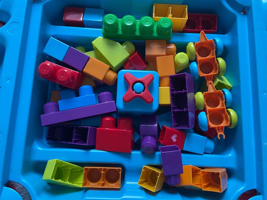 Stolik z klockami Megablocks