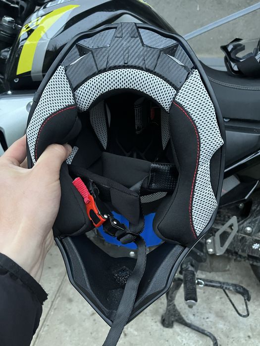 Продам шолом Exdrive , стан чудовий))