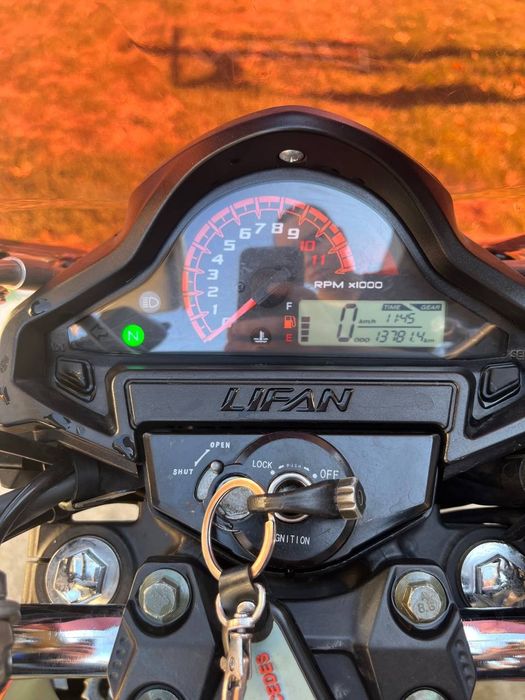 Продам мотоцикл лифан кп200