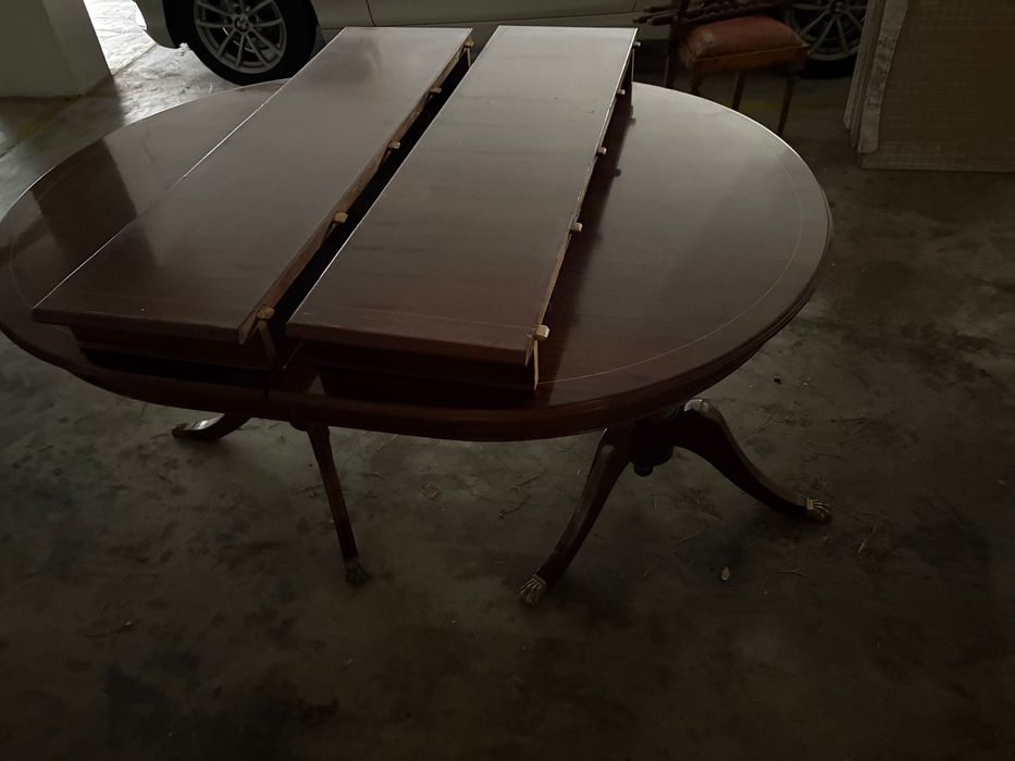 Mesa de Madeira extensível em excelente estado + 6 cadeiras