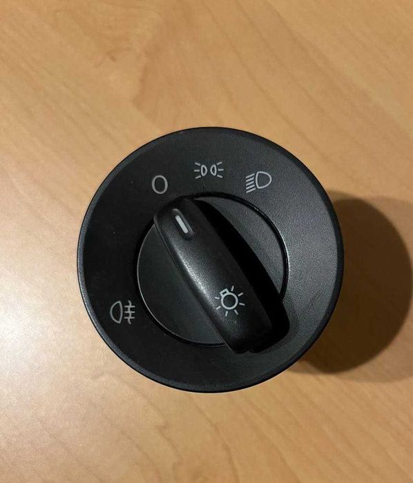 Перемикач світла, задній фонар Skoda Octavia A5 1Z0941431F VAG