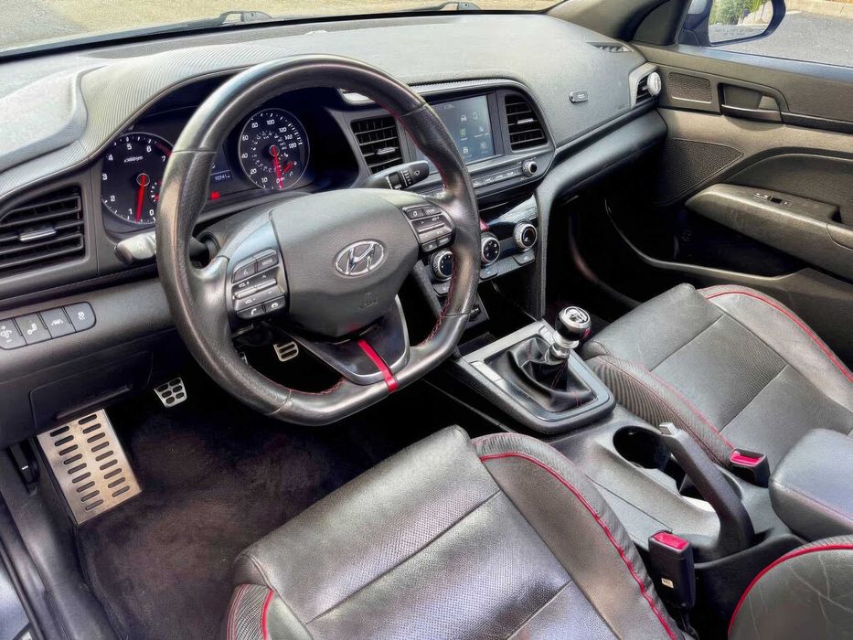 Hyundai Elantra Sport      2019