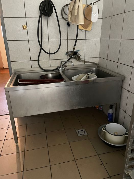Zlewozmywak dwukomorowy.