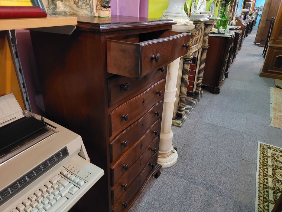 Camiseiro em madeira com sete gavetas - Muito bom estado geral