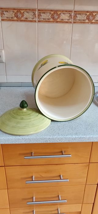 Caixa de pão das faianças Secla