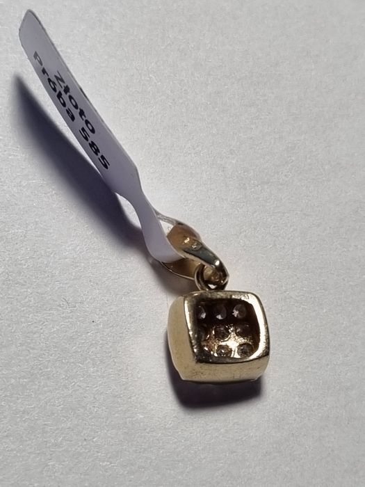 złoty wisiorek zawieszka  pr.585
