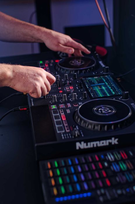 DJ na imprezy prywatne i firmowe | Muzyka dopasowana do gości