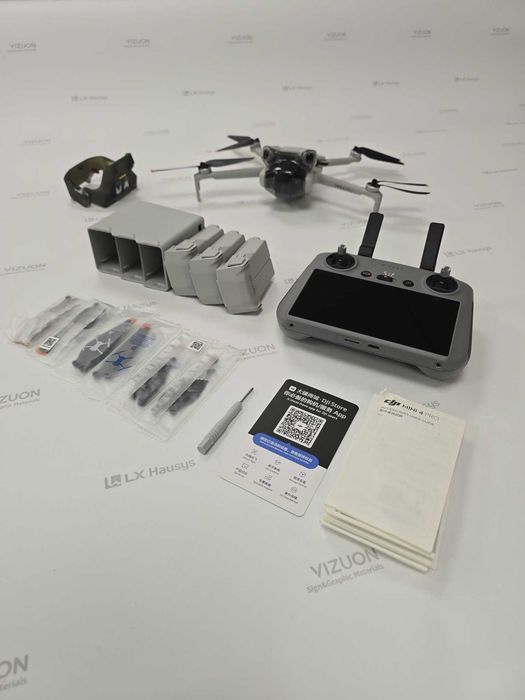 DJI Mini 4 Pro Fly More Combo com pouco uso