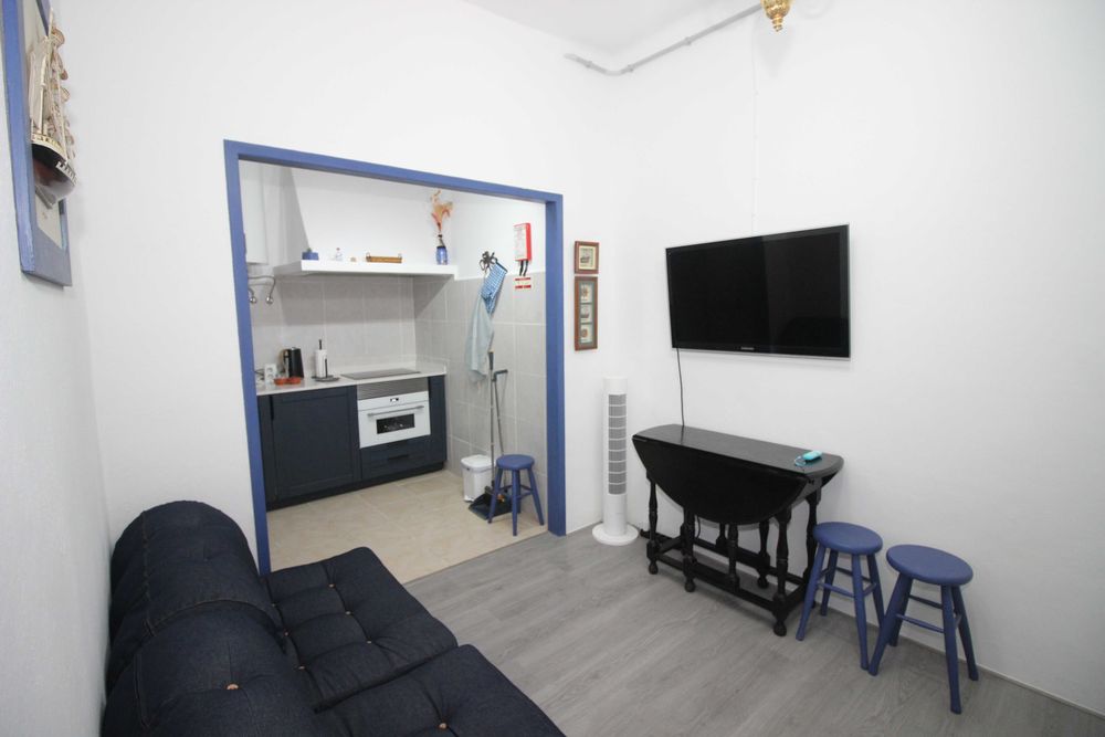 Tudo Incluído!  Disponível a partir de Novembro!  T1 no Centro de Alenquer (a 35 min de Lisboa) – Média Duração