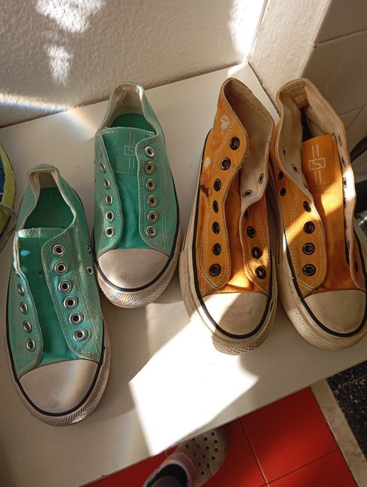 2 pares de. tênis 33