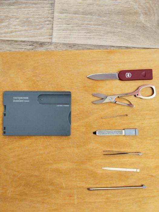 Маникюрный набор VICTORINOX Swiss Csrd Classic. Новый.