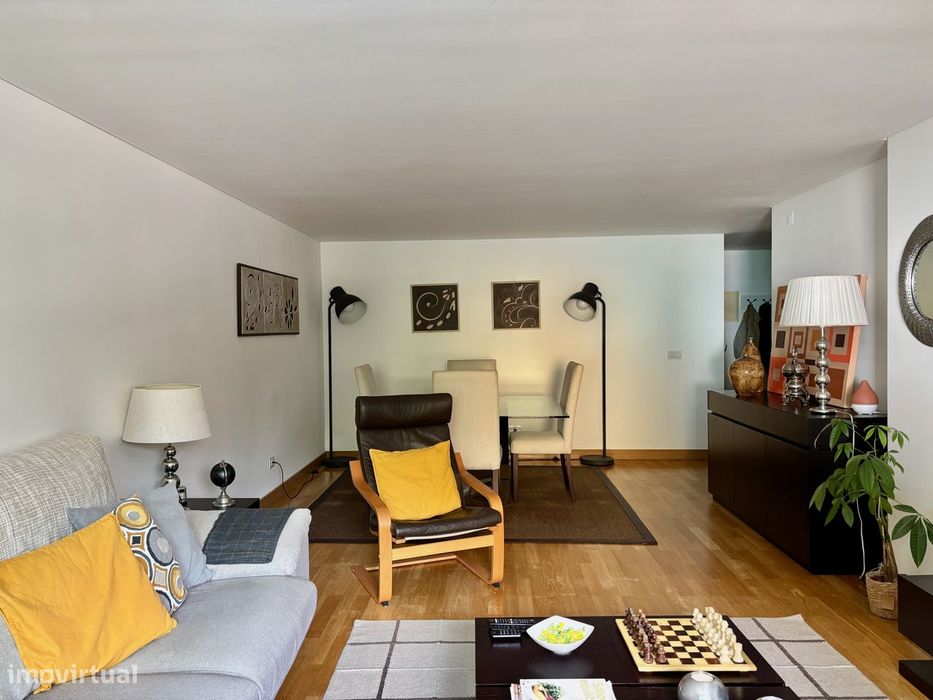 Apartamento T3 com excelentes áreas, renovado, boa exposição solar