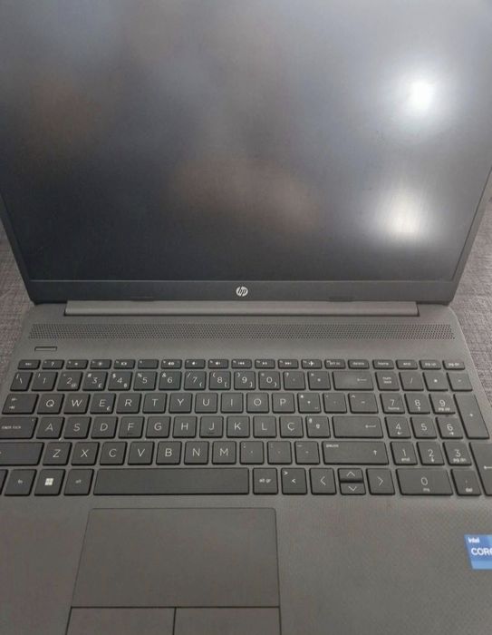 Portátil HP 250 G8 i5 11.ª Geração | Office Permanente | SSD 256 GB | Bom estado