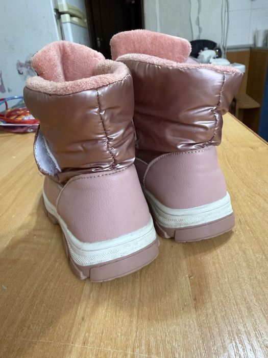 Зимние сапоги на девочку размер 28 стелька 18 см можно для двойни