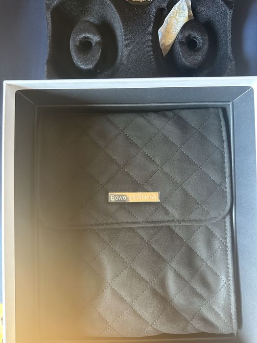 Bowers & Wilkins