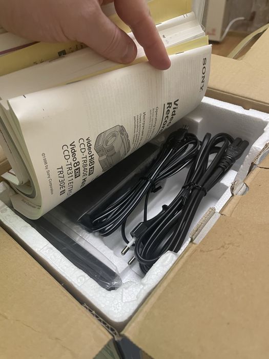 Sony Handycam CCD-TR512E - новая! Коллекционное состояние.