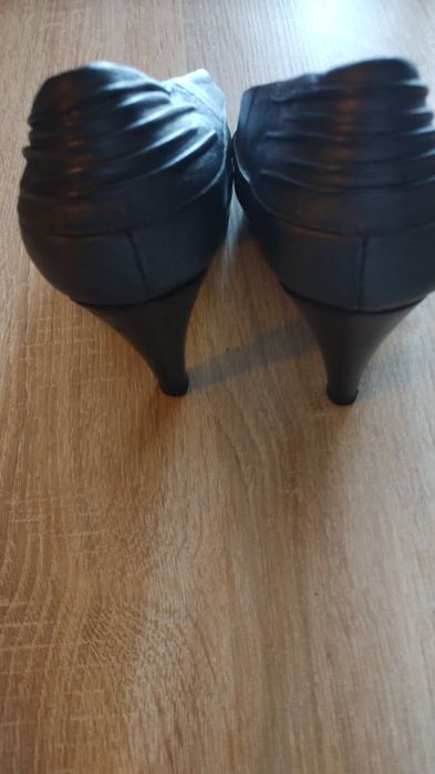 Srebrne metaliczne buty na obcasie Dune 39