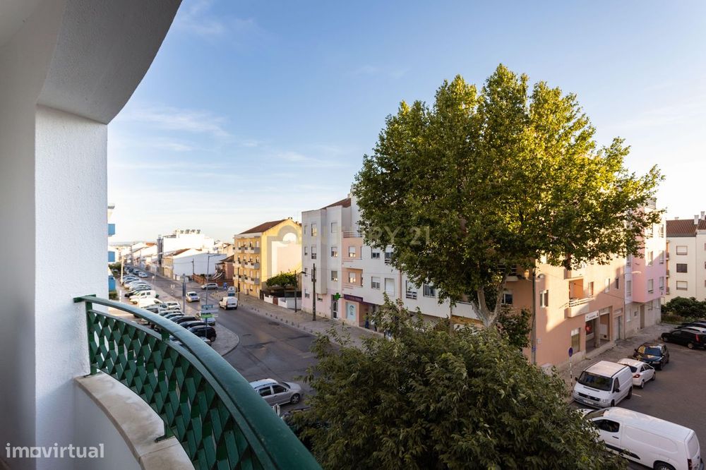 Apartamento T2 com Suite, Parqueamento e Arrecadação | Montijo