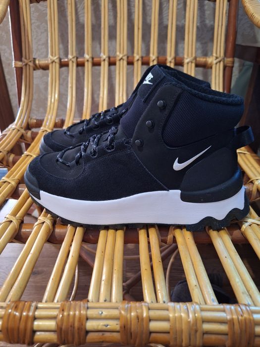 Ботінки Nike City Classic Boot DQ5601 001, US8.5 EU40  25.5 cm