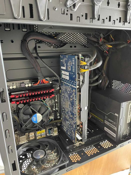 Computador i5 | AMD Radeon R9 200 Series